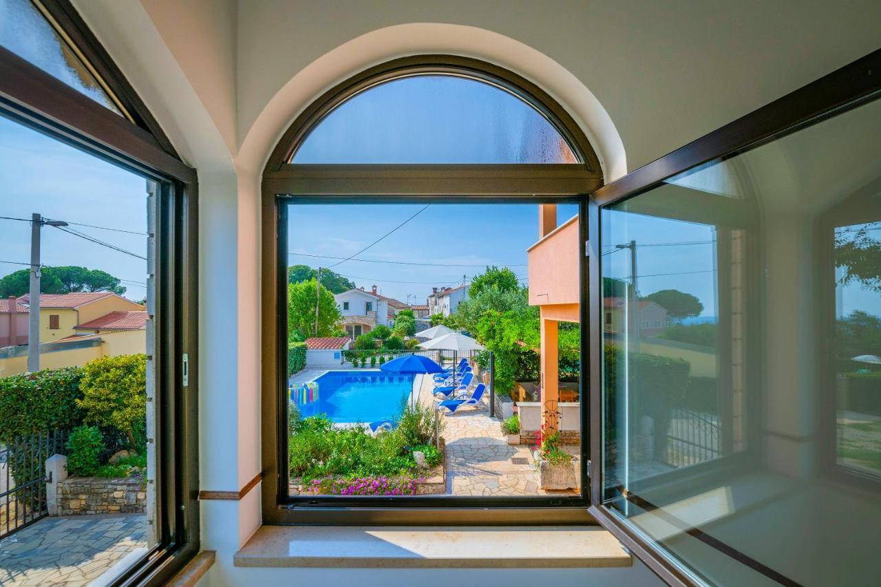 Villa Margerita With Private Pool, Yard And Parking Kaštelir Exteriör bild