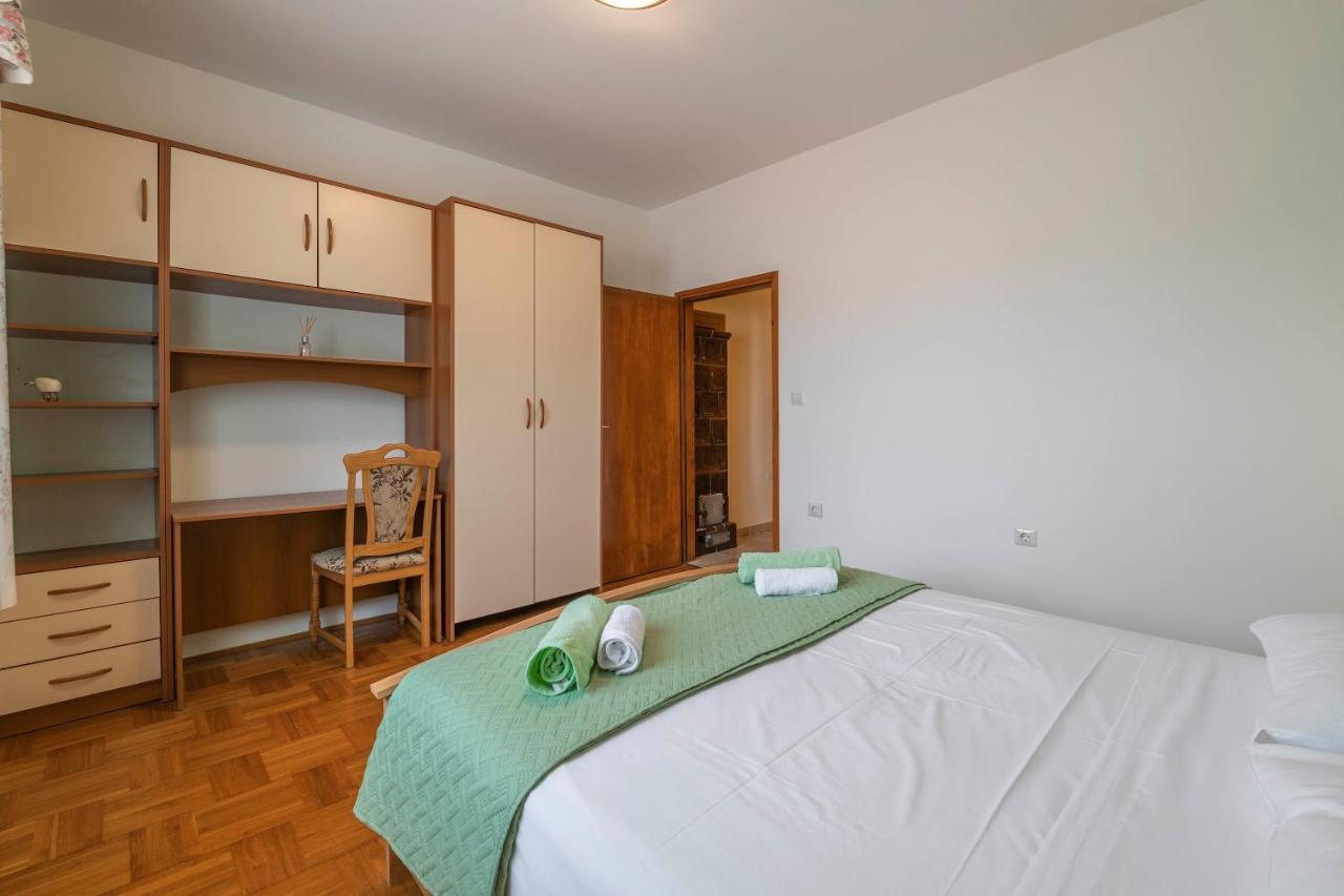 Villa Margerita With Private Pool, Yard And Parking Kaštelir Exteriör bild